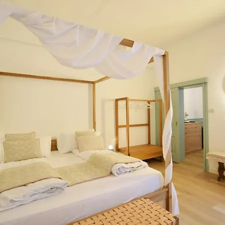 Isola Memmia Bed & Breakfast