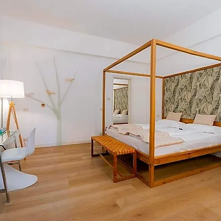 Isola Memmia 4*
