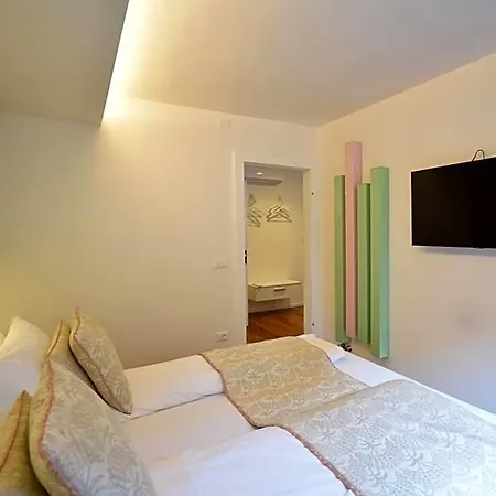 Isola Memmia Bed & Breakfast 4*