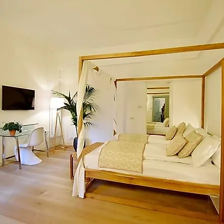 Isola Memmia Bed & Breakfast