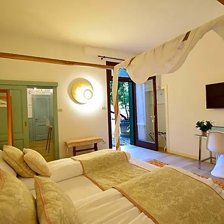 Isola Memmia 4* Padua